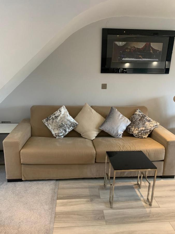 Cosy Beautiful One Bedroom Flat Доркинг Экстерьер фото